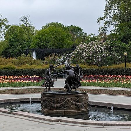 The Central Park East By The Museum Mile New York Exterior photo